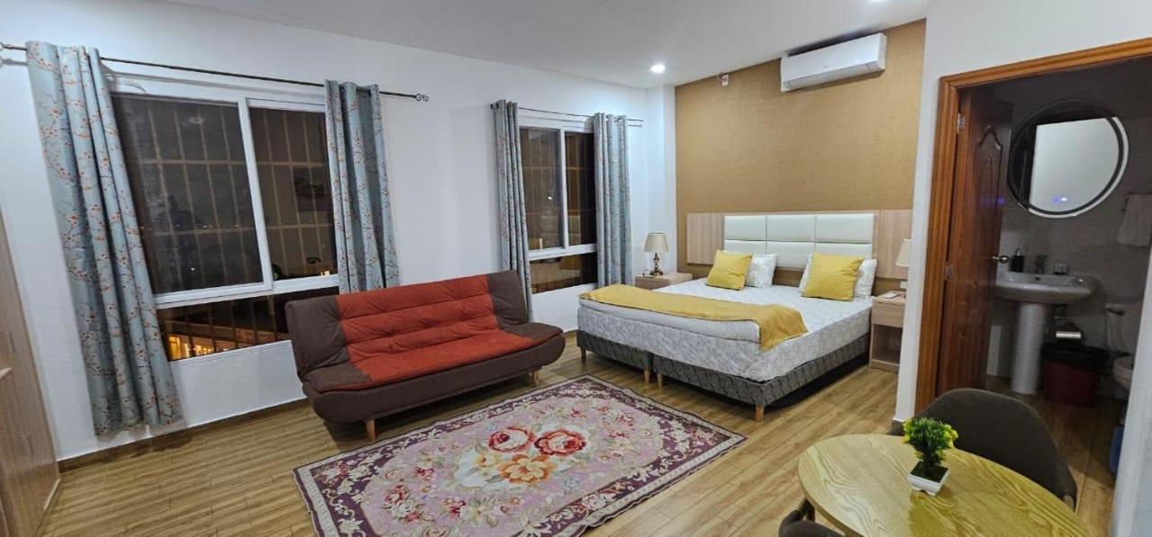 July Aparthotel Lower Prince's Quarter Bagian luar foto